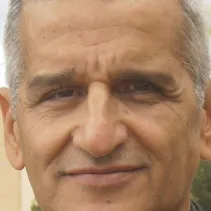 أديب كمال الدين