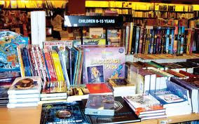 معرض الكتاب الفرنكوفوني احتفى بالروائي معلوف وتجربته: البشر لا يحتاجون إلى جذور ثابتة لتشكيل هويتهم